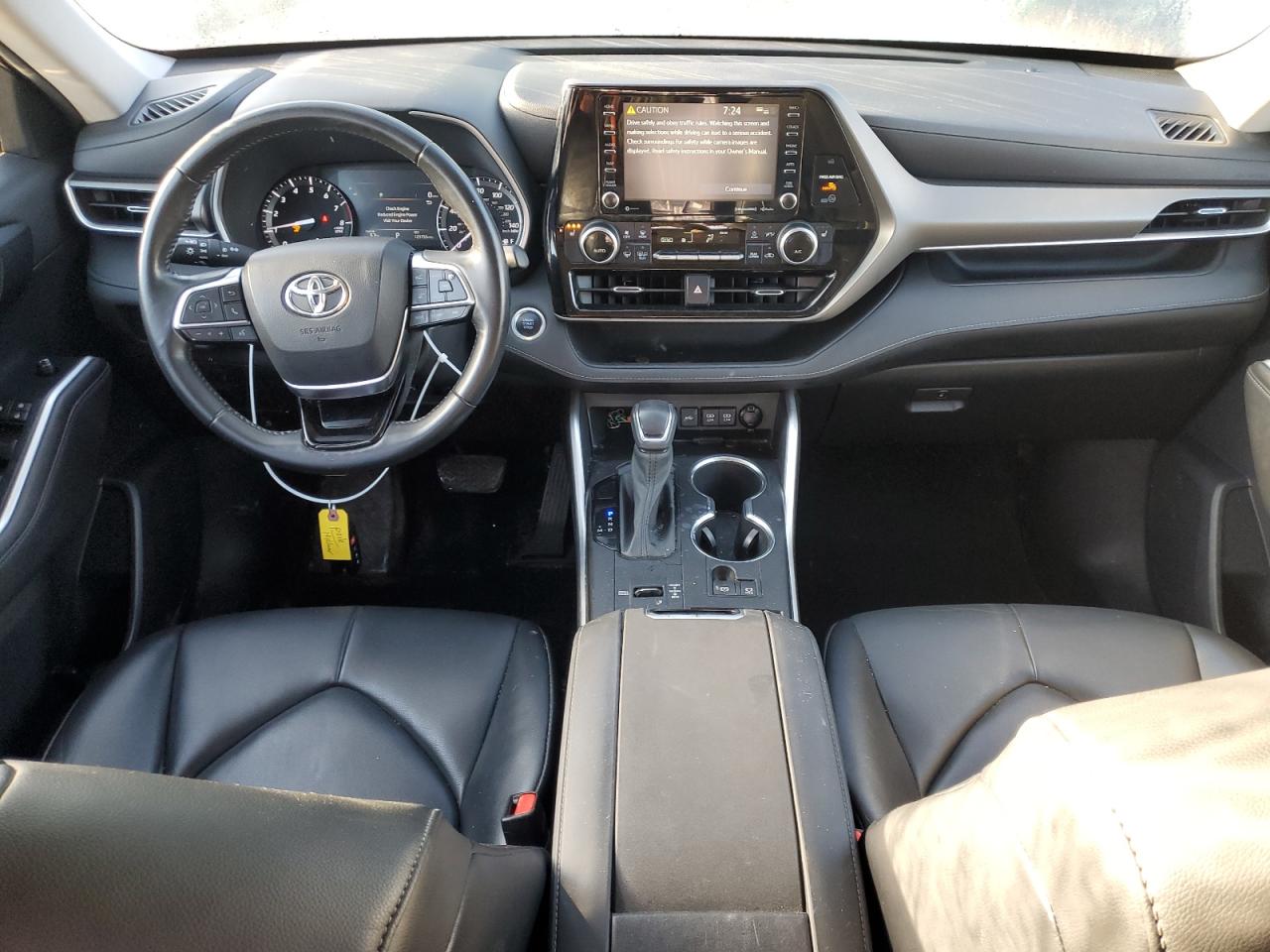 2021 Toyota Highlander - Image 8