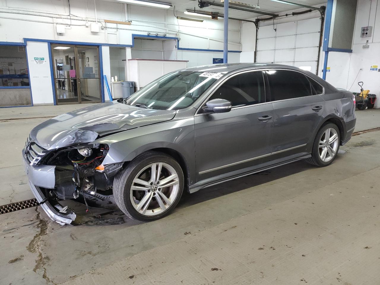 2014 Volkswagen Passat - Image 1