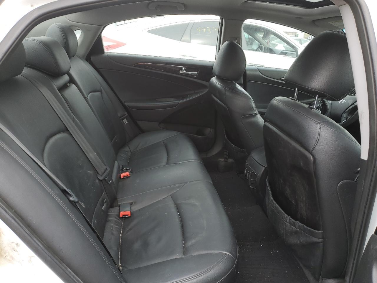 2011 Hyundai Sonata - Image 10