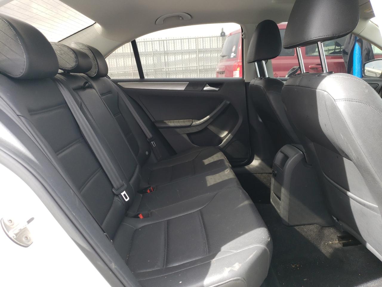2015 Volkswagen Jetta - Image 10
