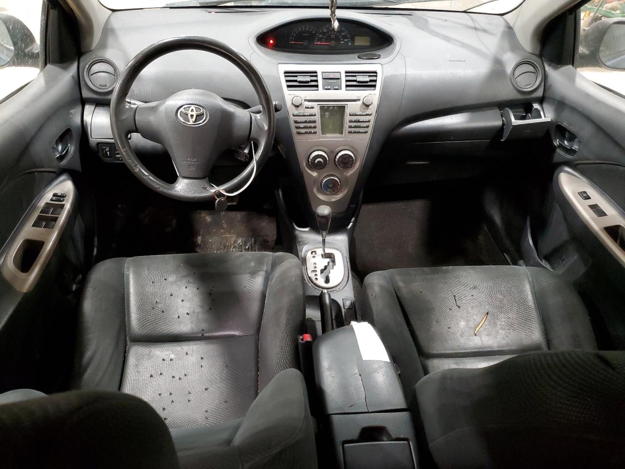2010 Toyota Yaris - Image 8
