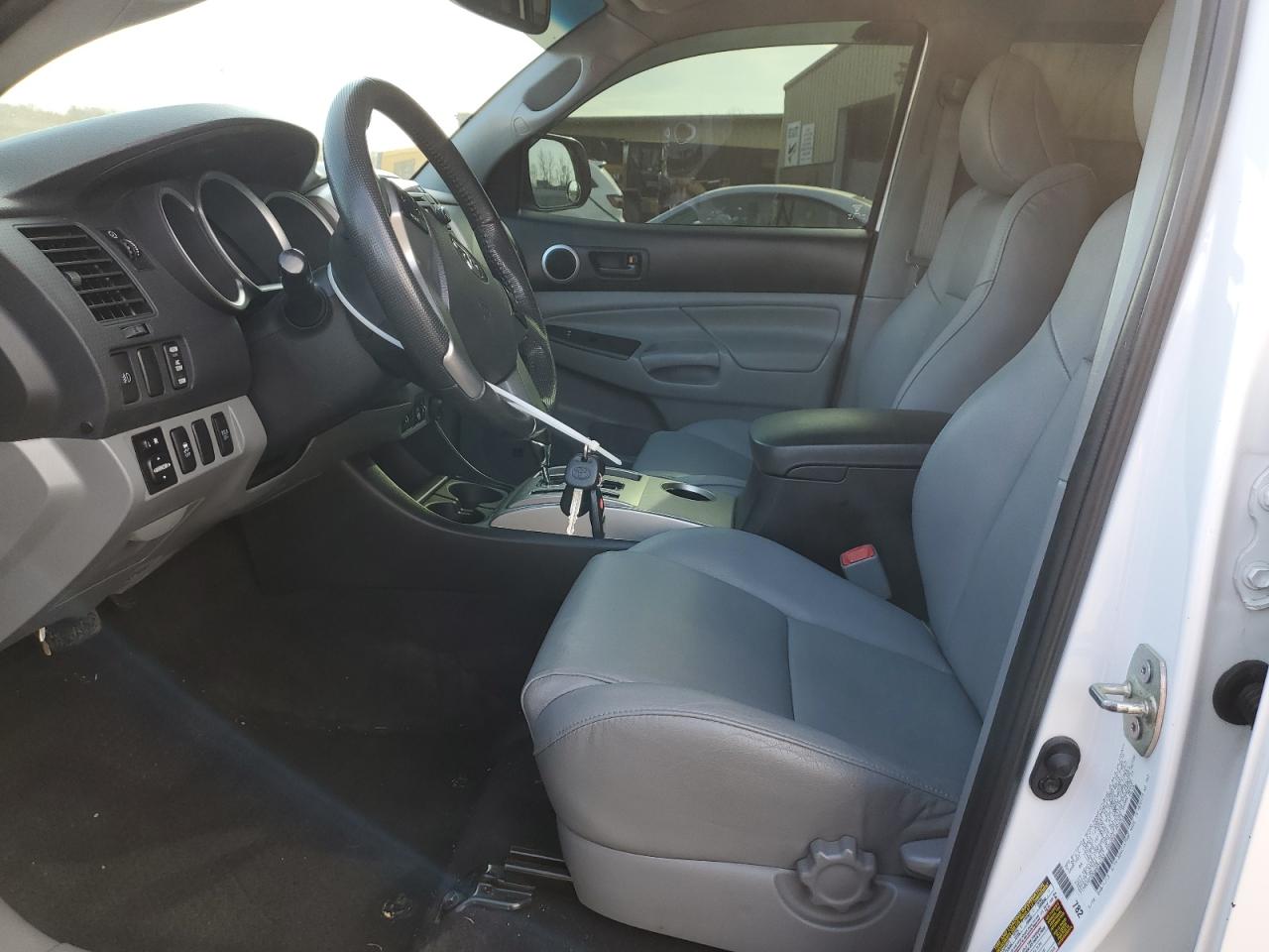 2013 Toyota Tacoma - Image 7
