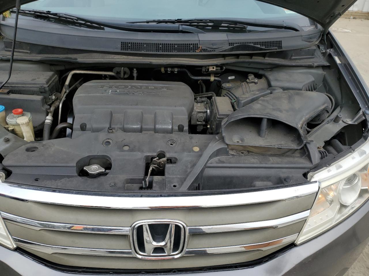 2011 Honda Odyssey - Image 12