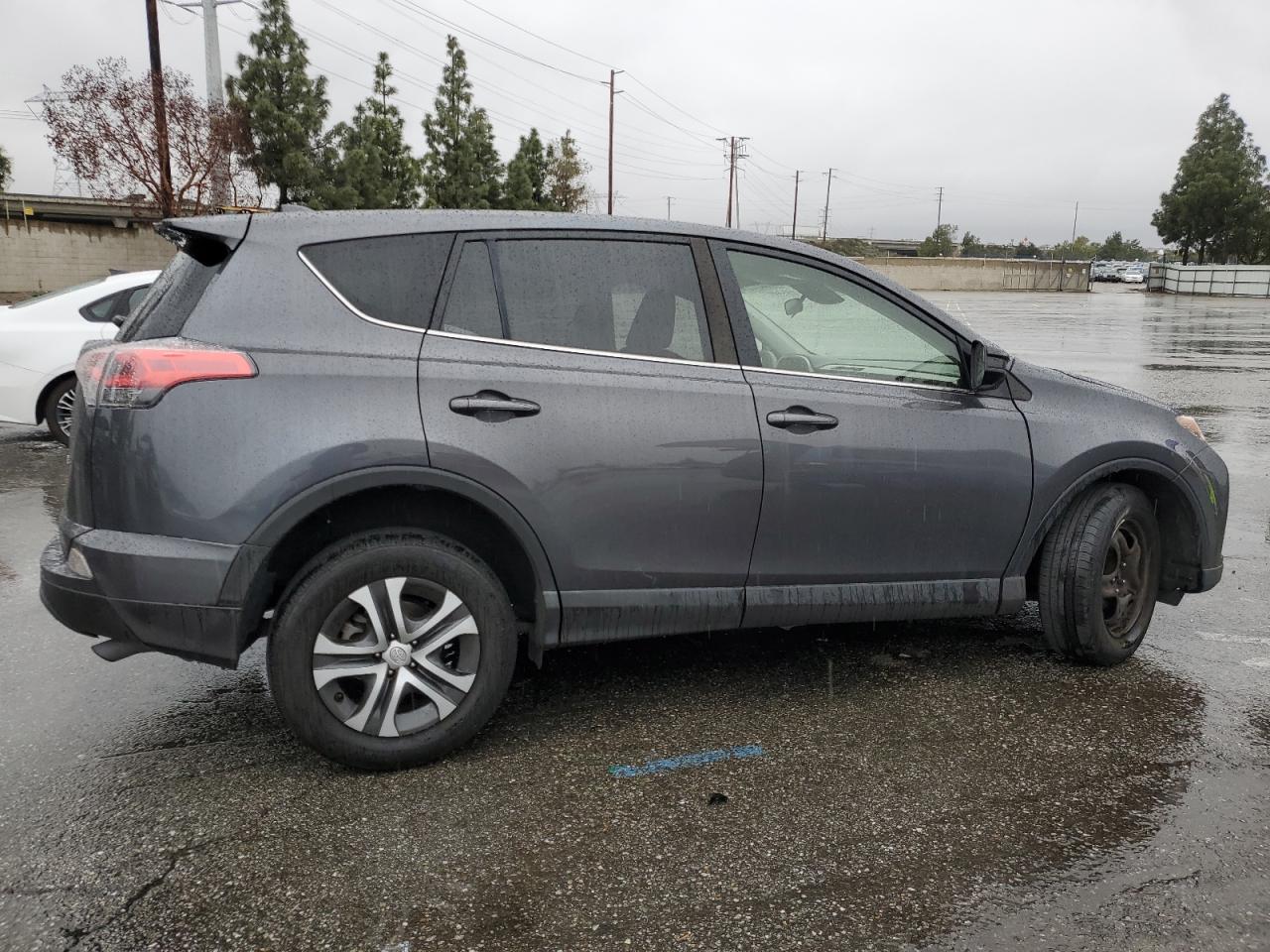 2018 Toyota RAV 4 - Image 3