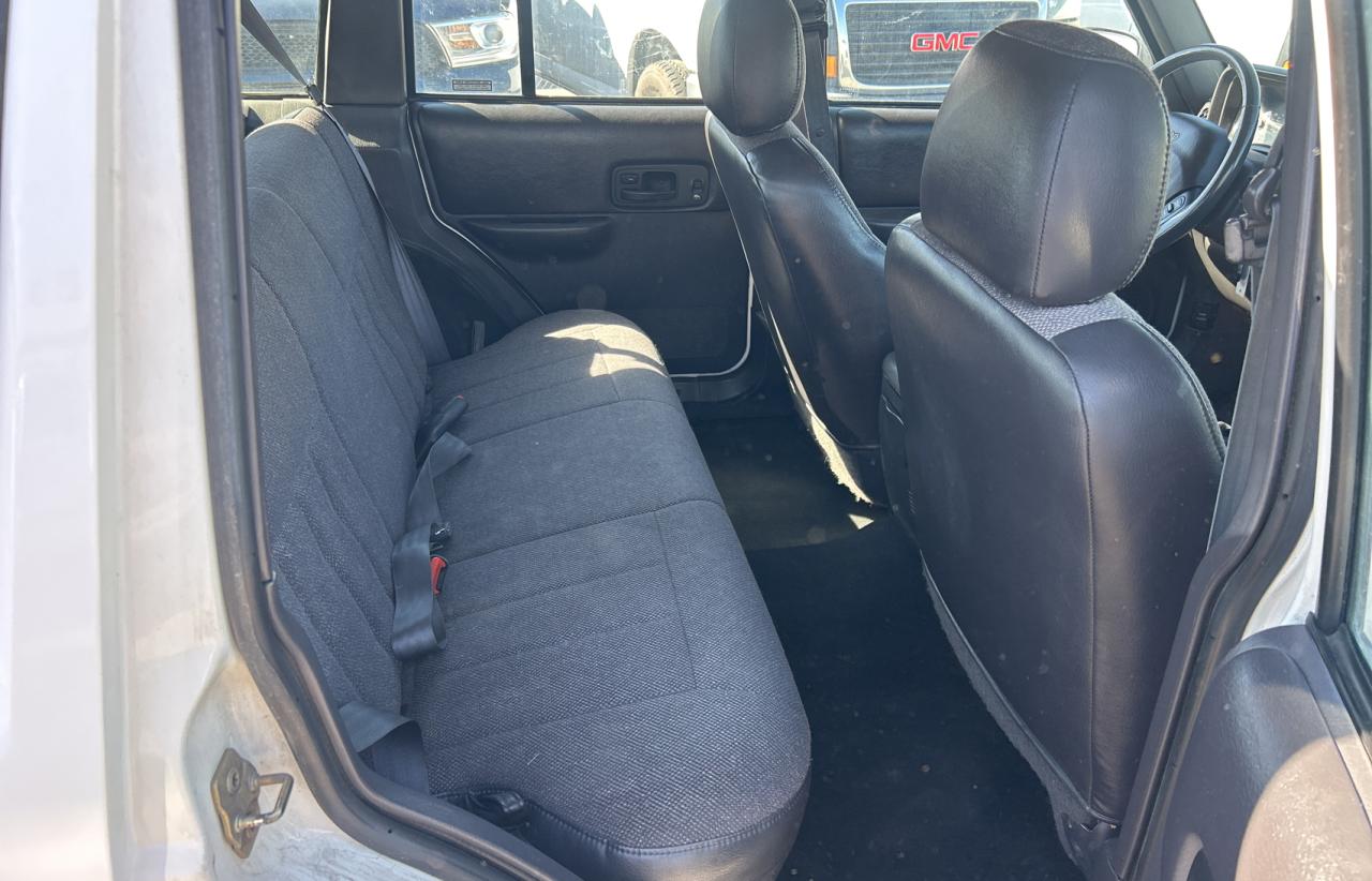 2000 Jeep Cherokee - Image 6