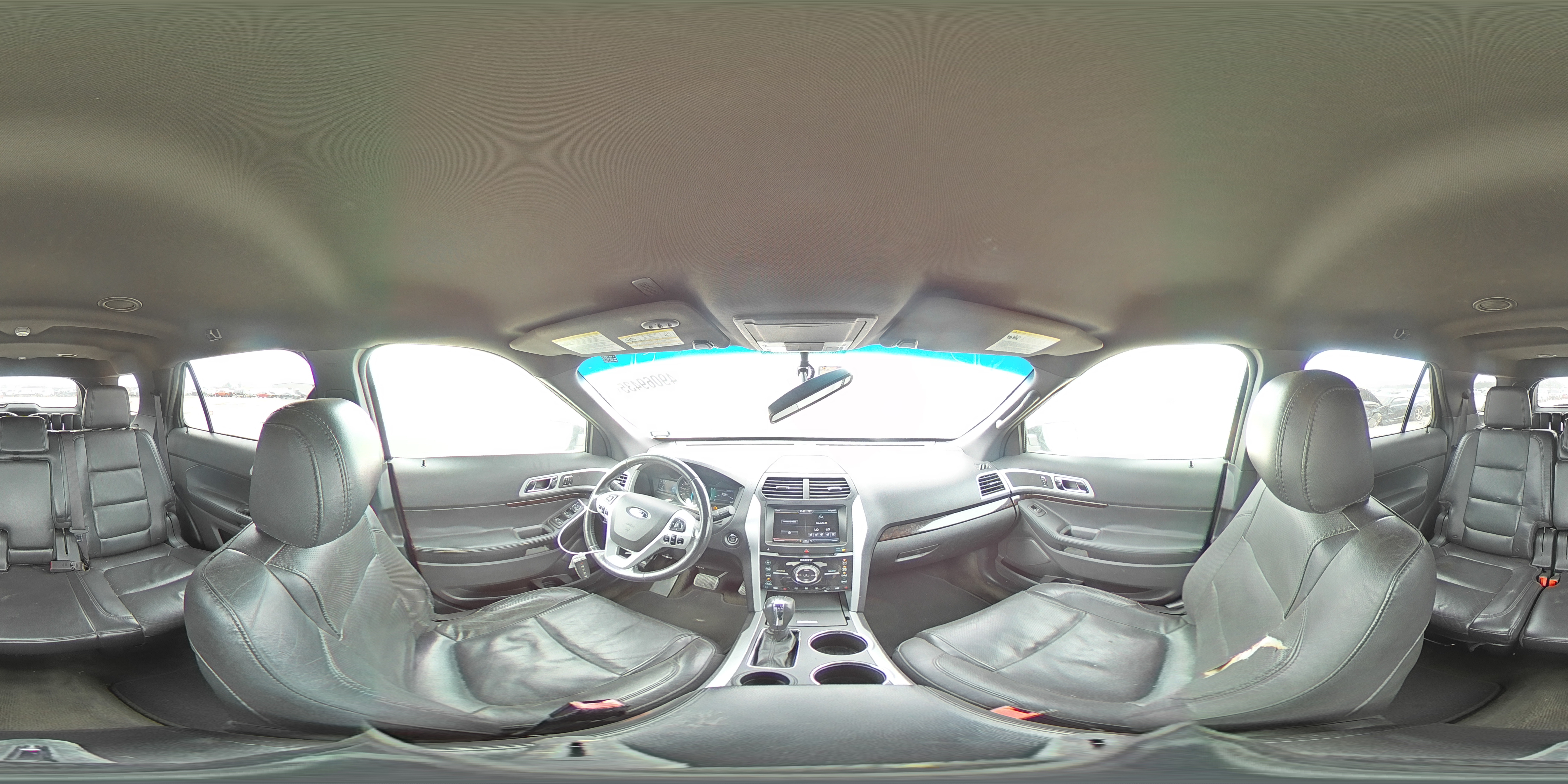 2014 Ford Explorer - Image 13