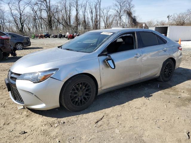  TOYOTA CAMRY 2017 Srebrny