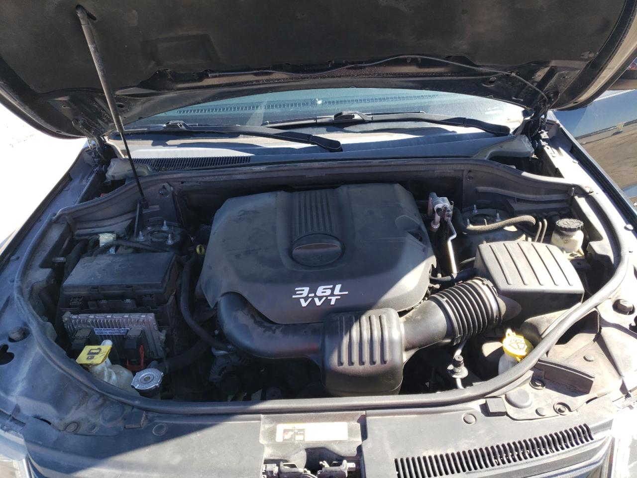 2014 Jeep Grand Cherokee - Image 12