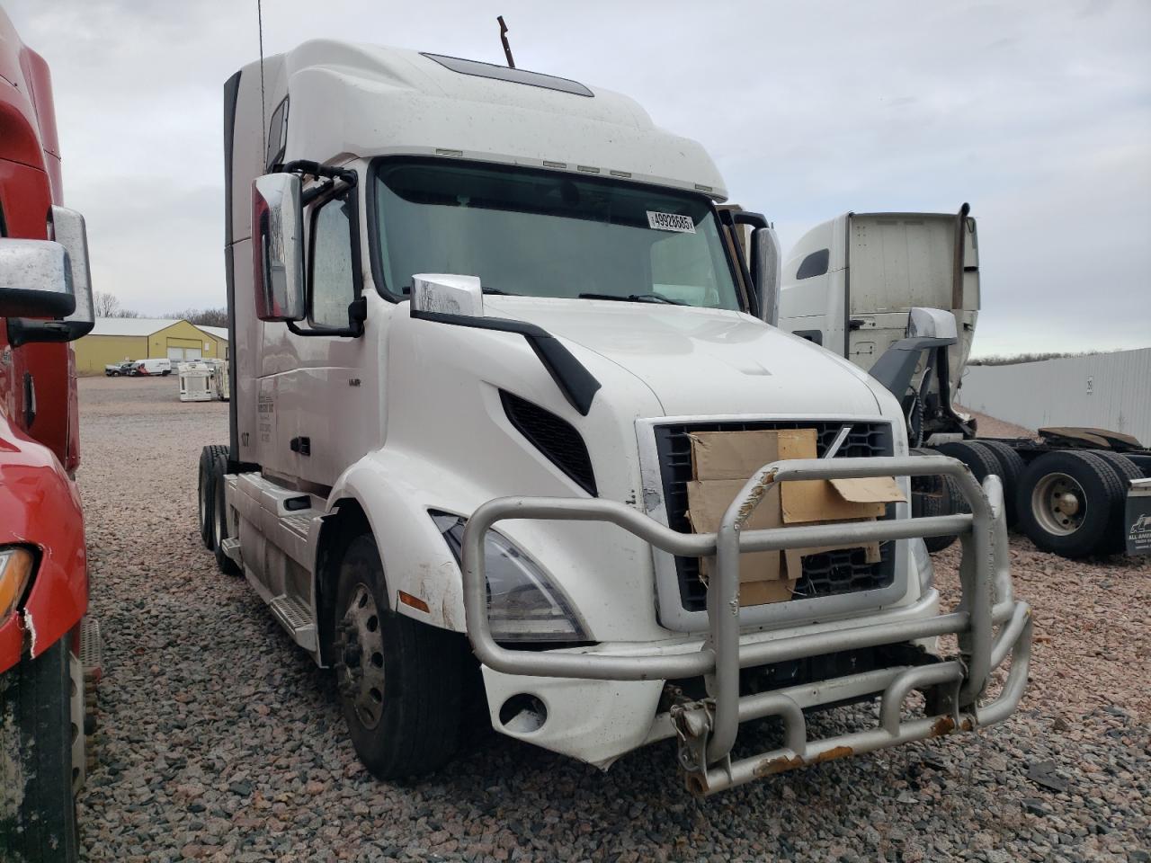 2022 Volvo Vnr Semi Truck for Sale in Avon, MN - Side