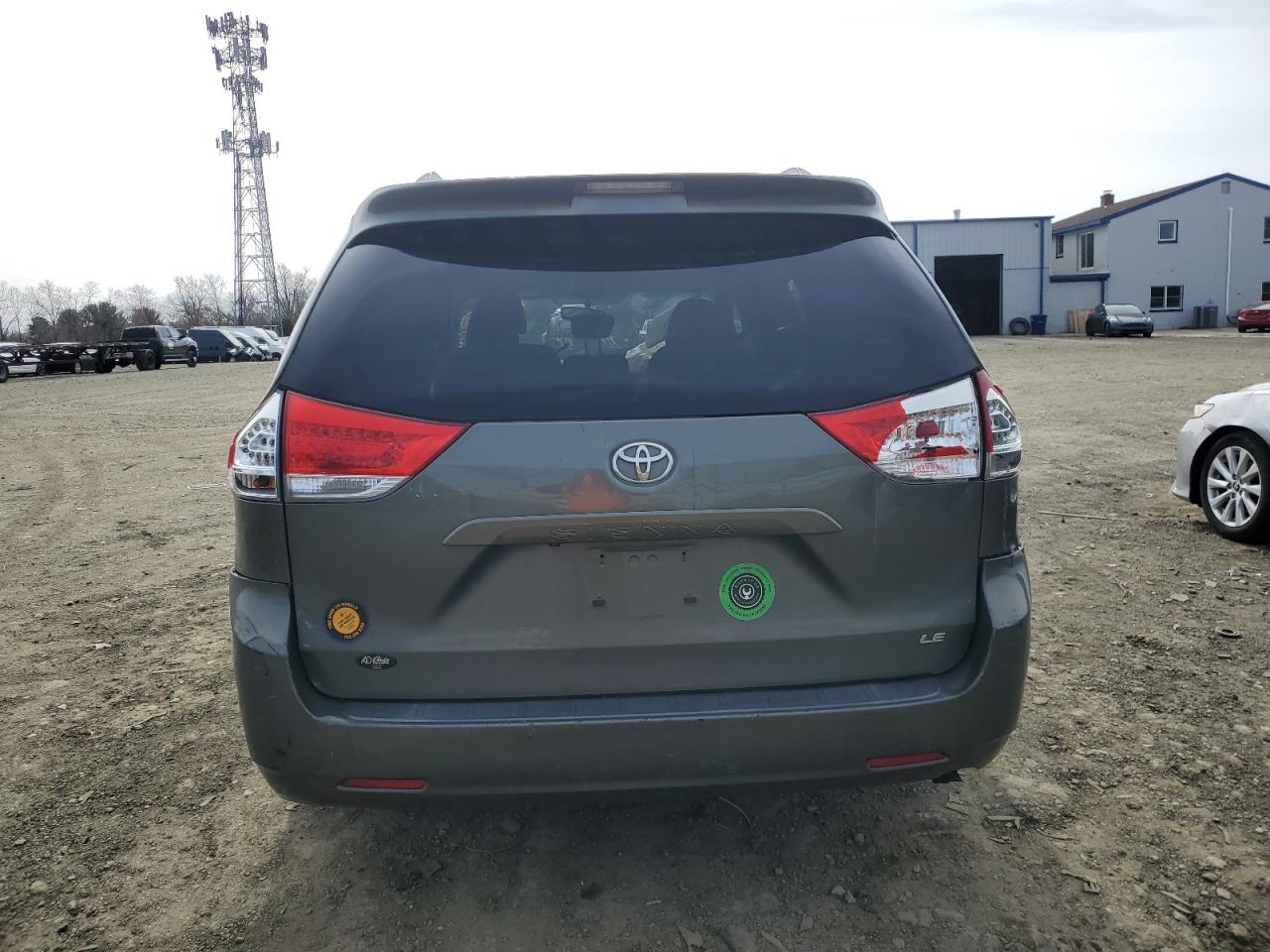 2012 Toyota Sienna - Image 6