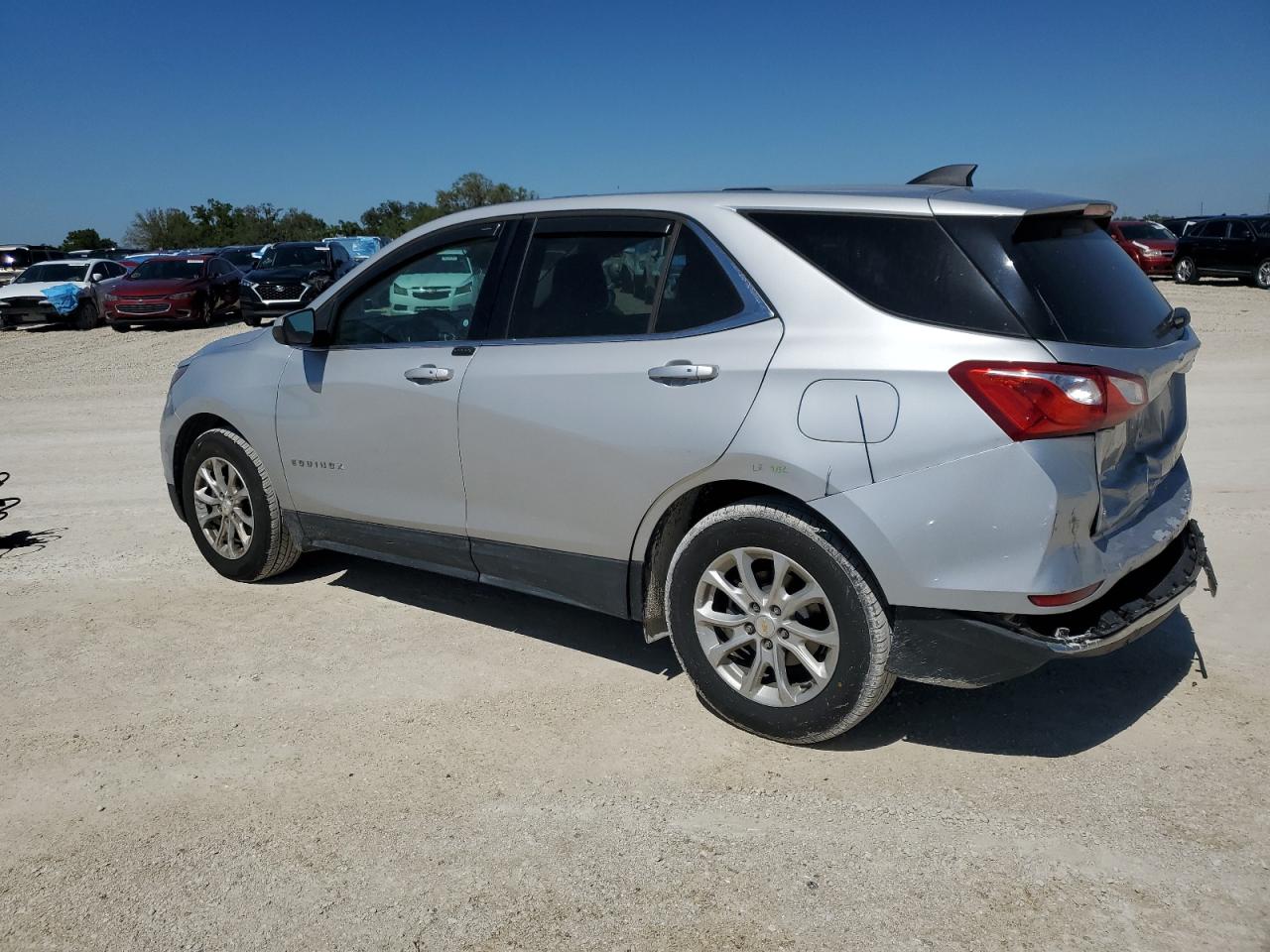 2018 Chevrolet Equinox - Image 2