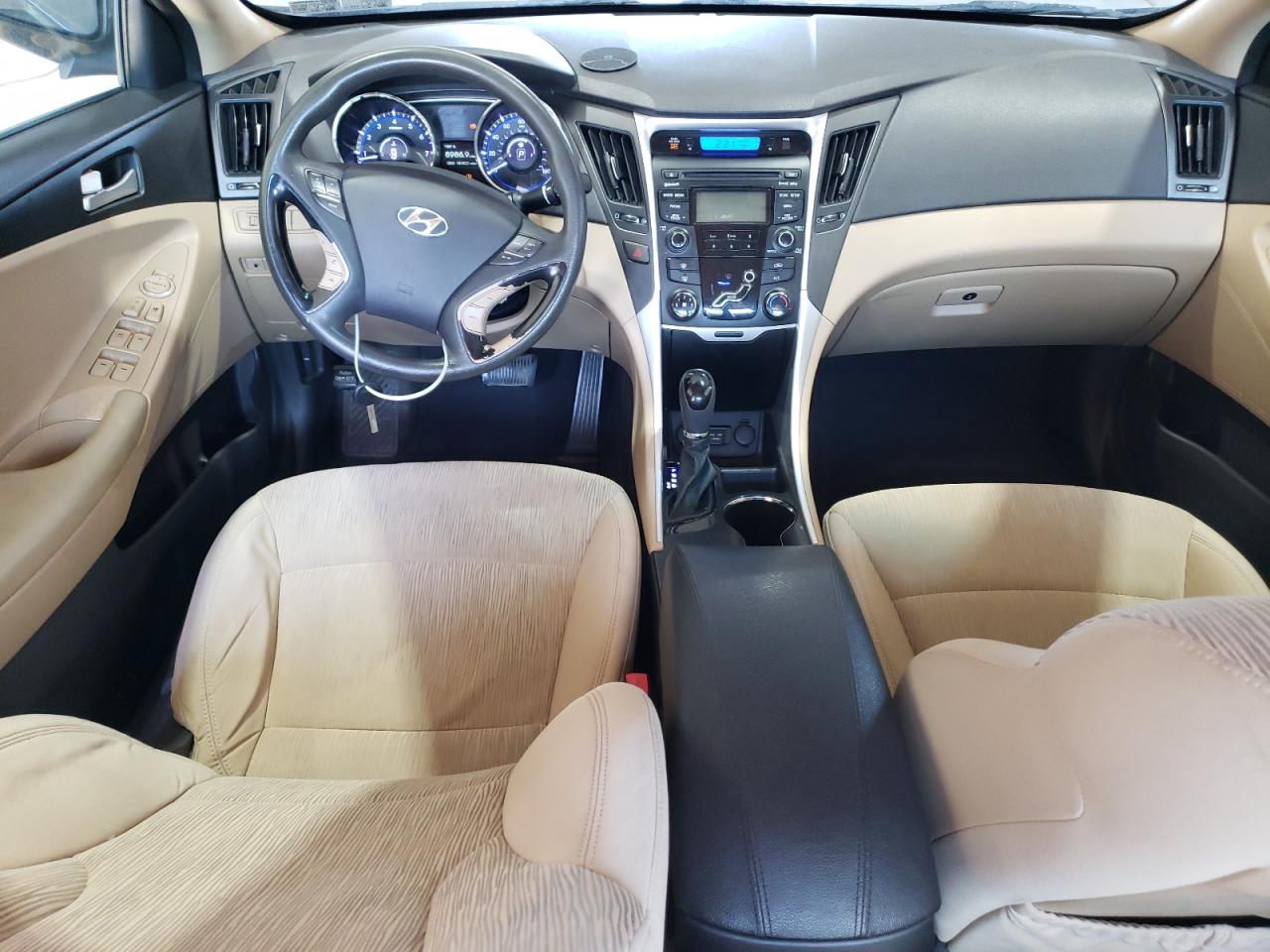 2012 Hyundai Sonata - Image 8