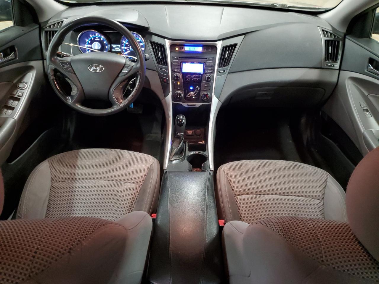 2012 Hyundai Sonata - Image 8
