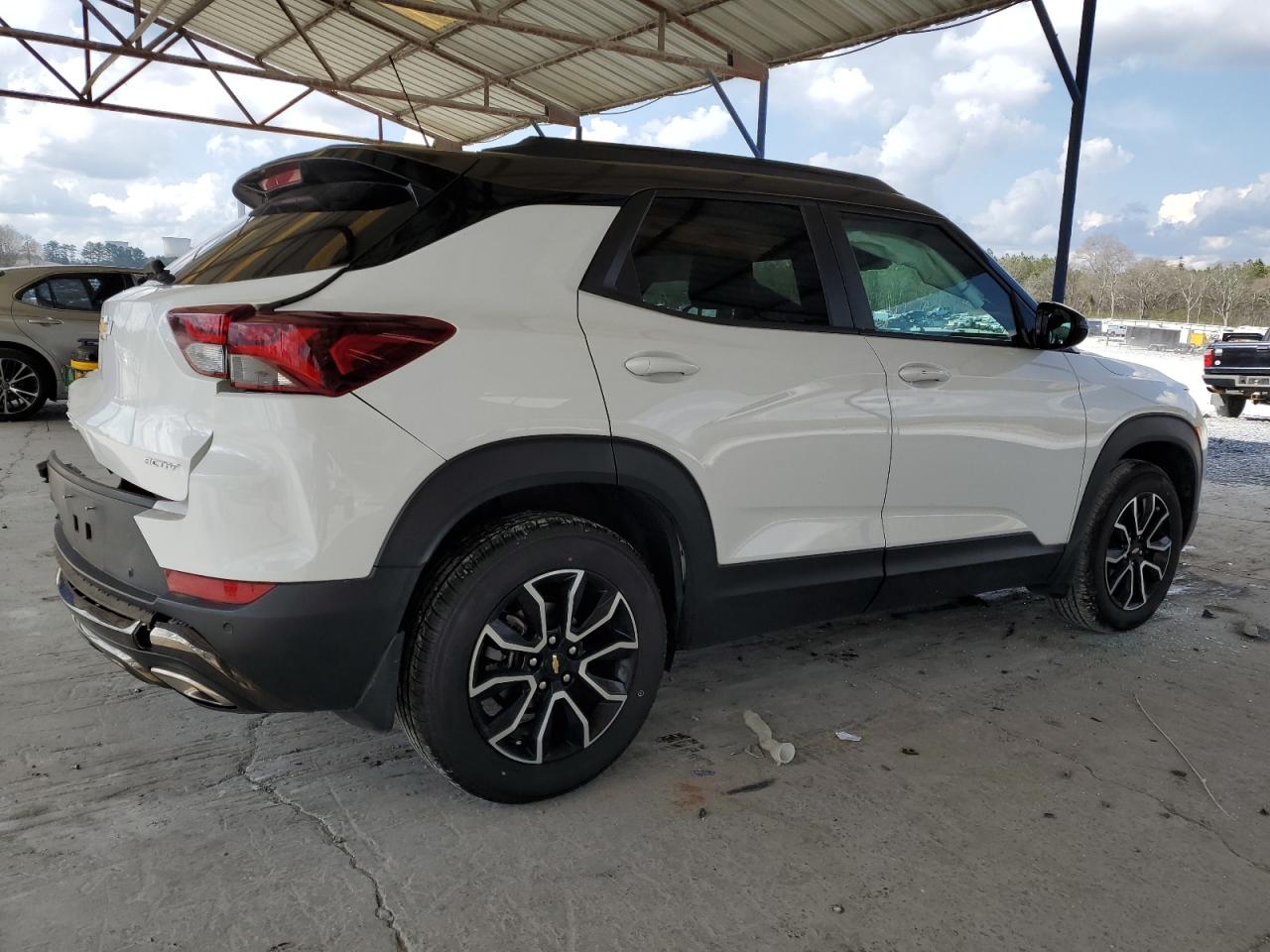 2022 Chevrolet TrailBlazer - Image 3
