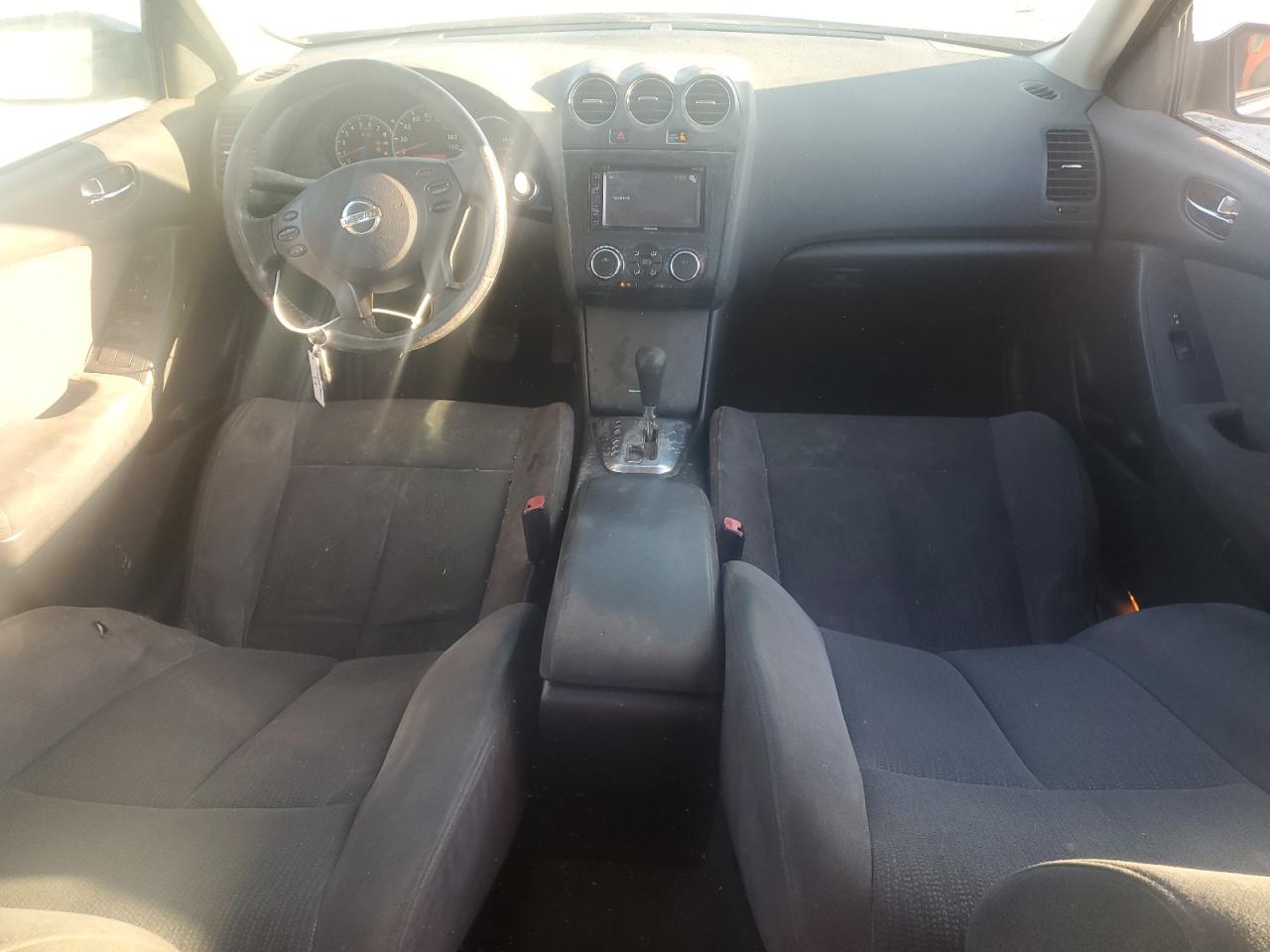 2010 Nissan Altima - Image 8