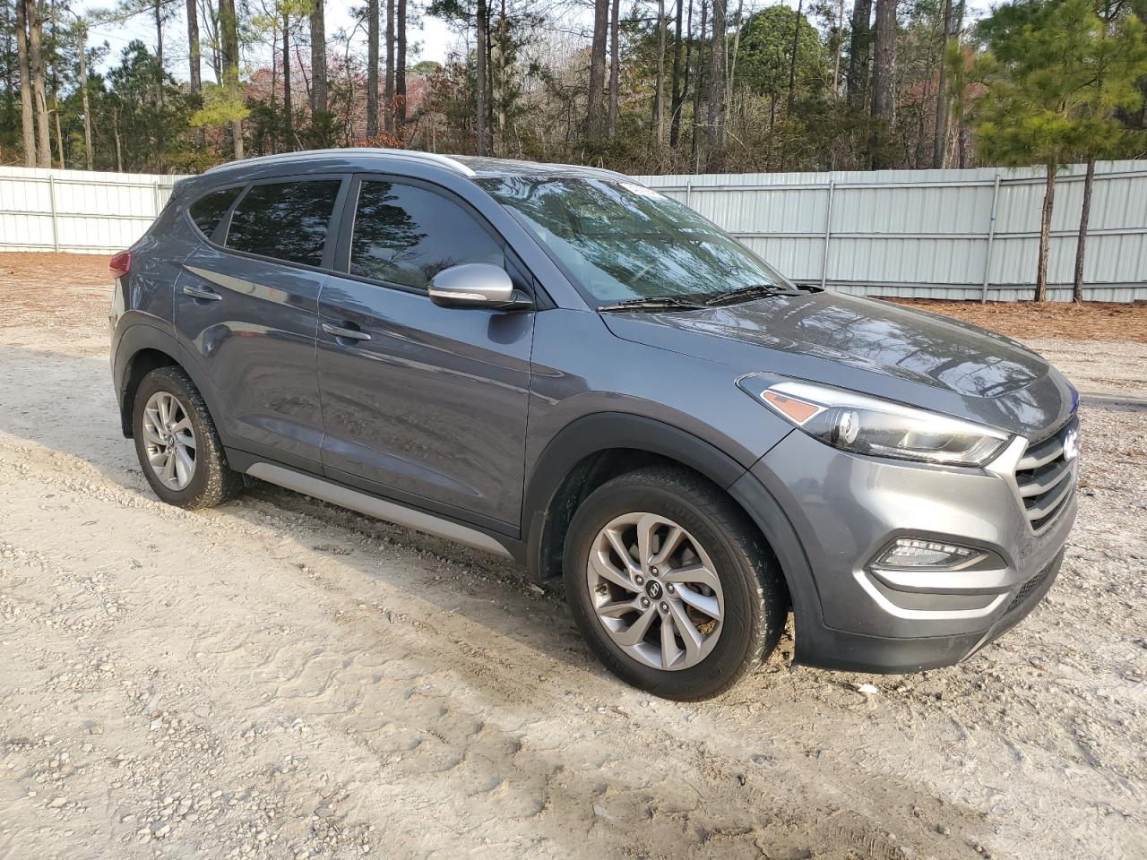 2017 Hyundai Tucson - Image 4