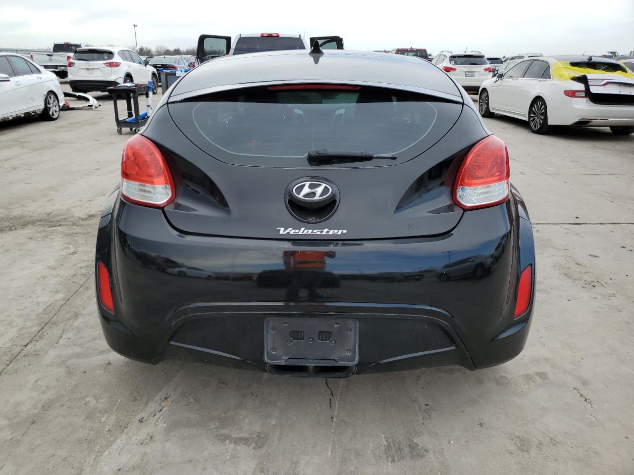 2013 Hyundai Veloster - Image 6