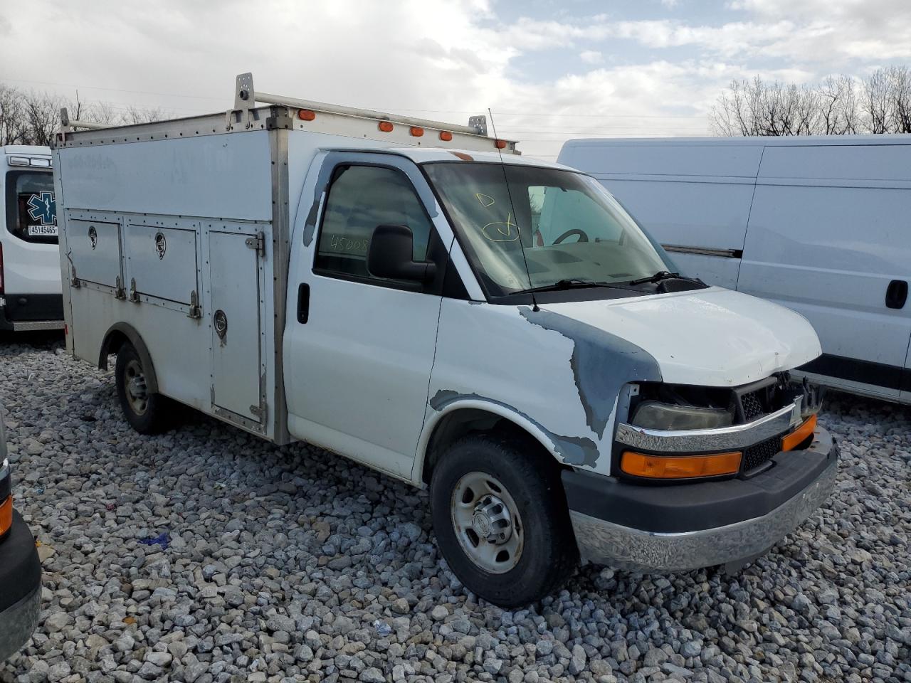 2010 Chevrolet Express - Image 4