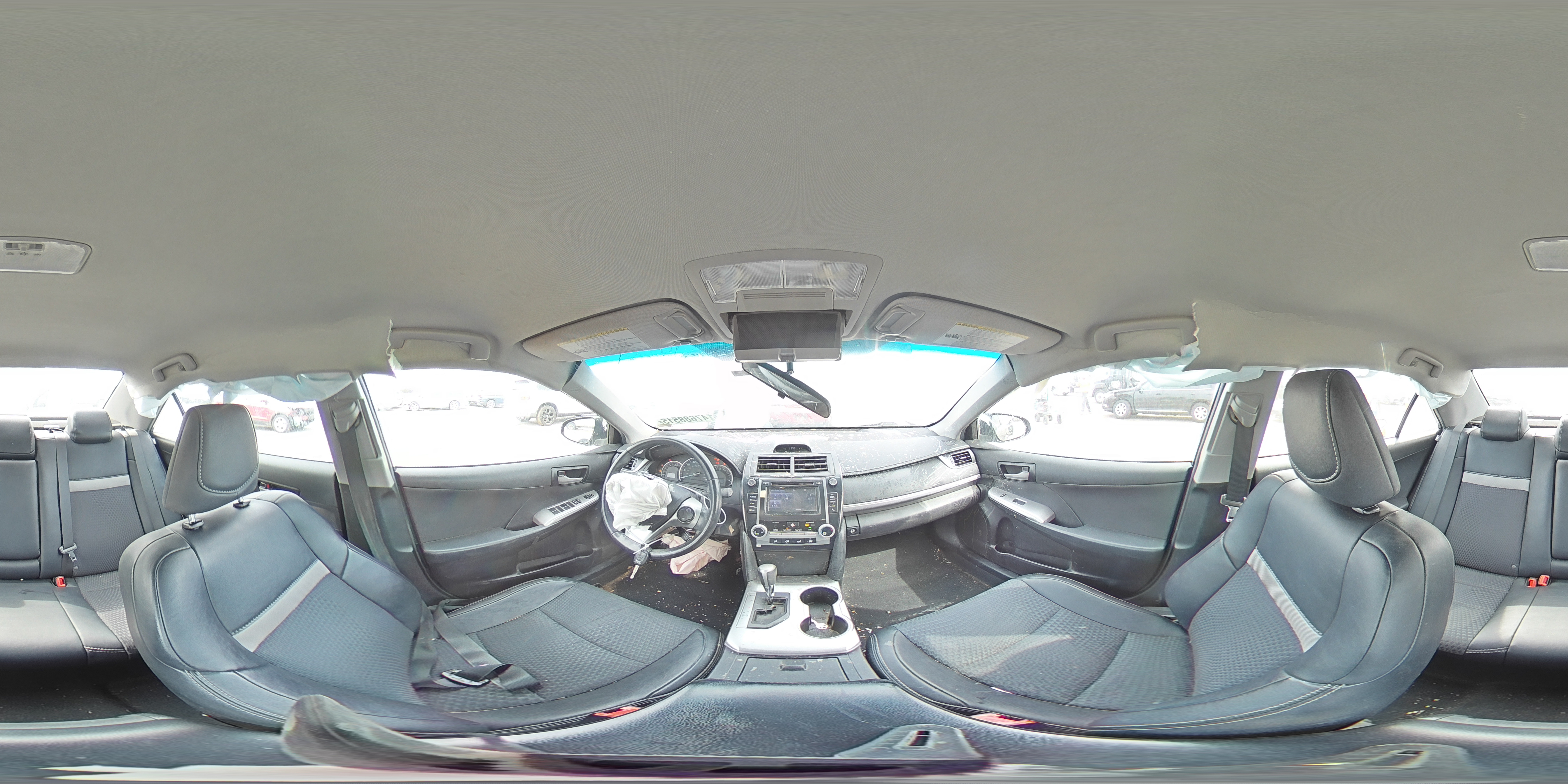 2014 Toyota Camry - Image 13