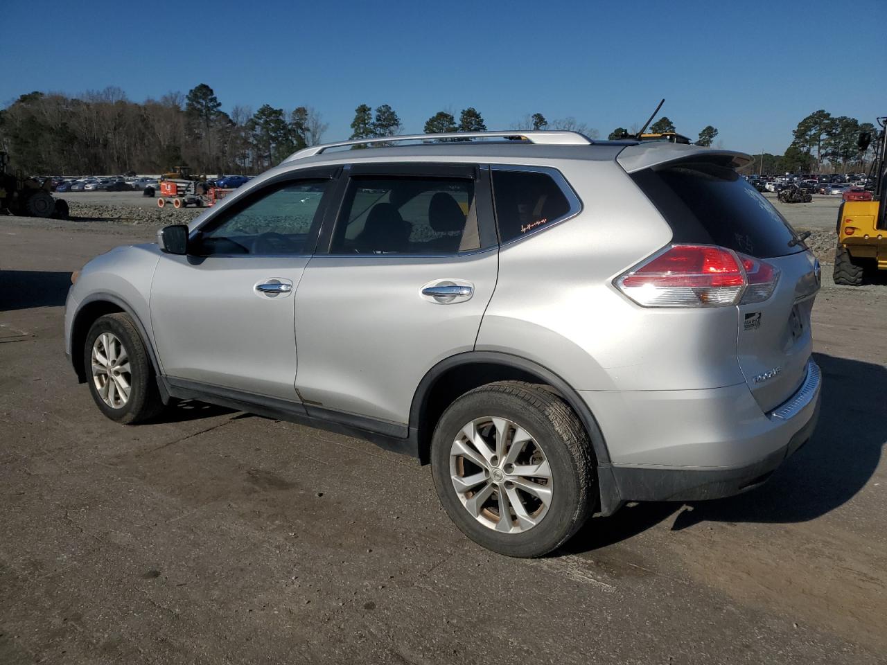 2015 Nissan Rogue - Image 2