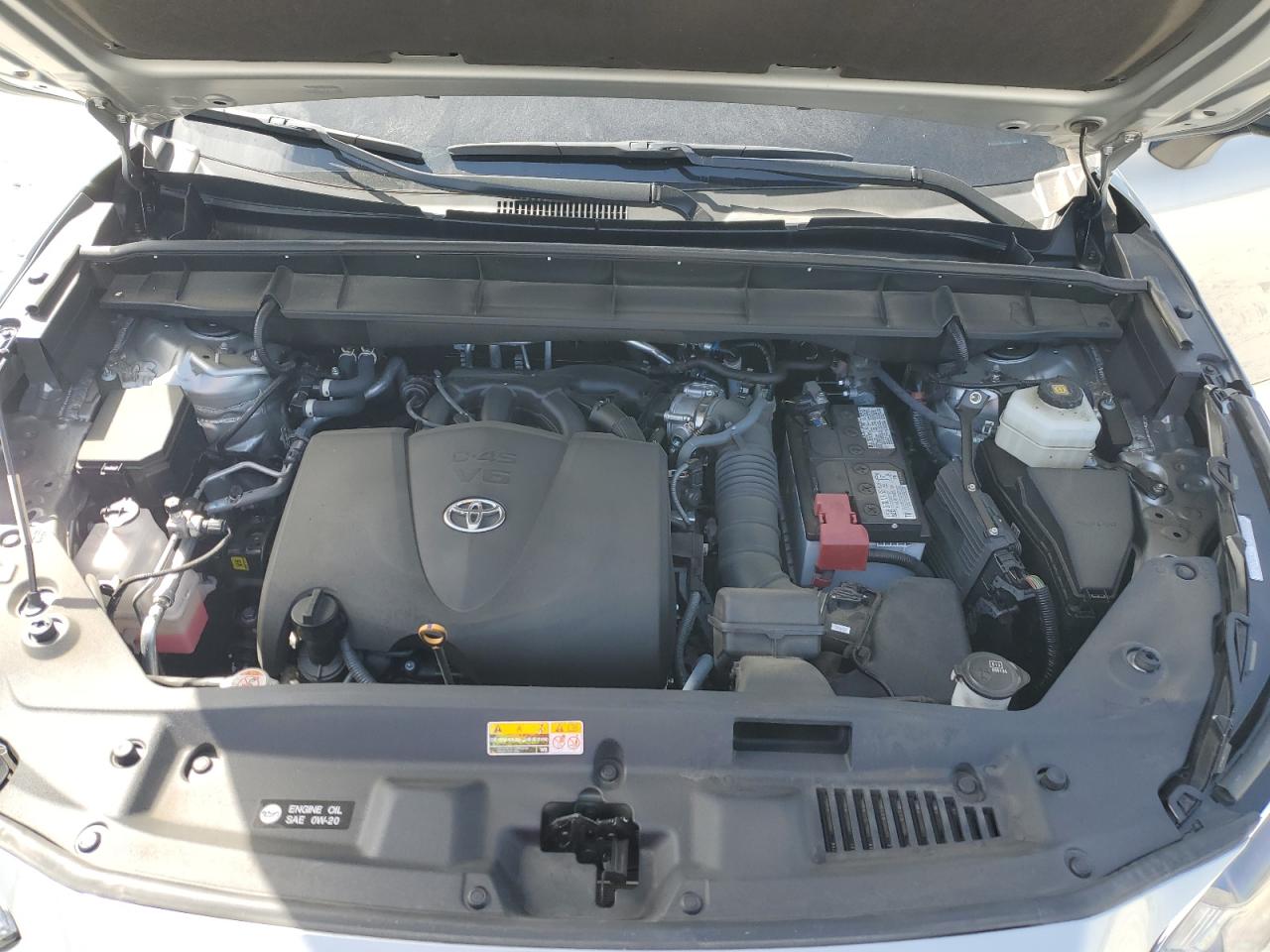 2022 Toyota Highlander - Image 12