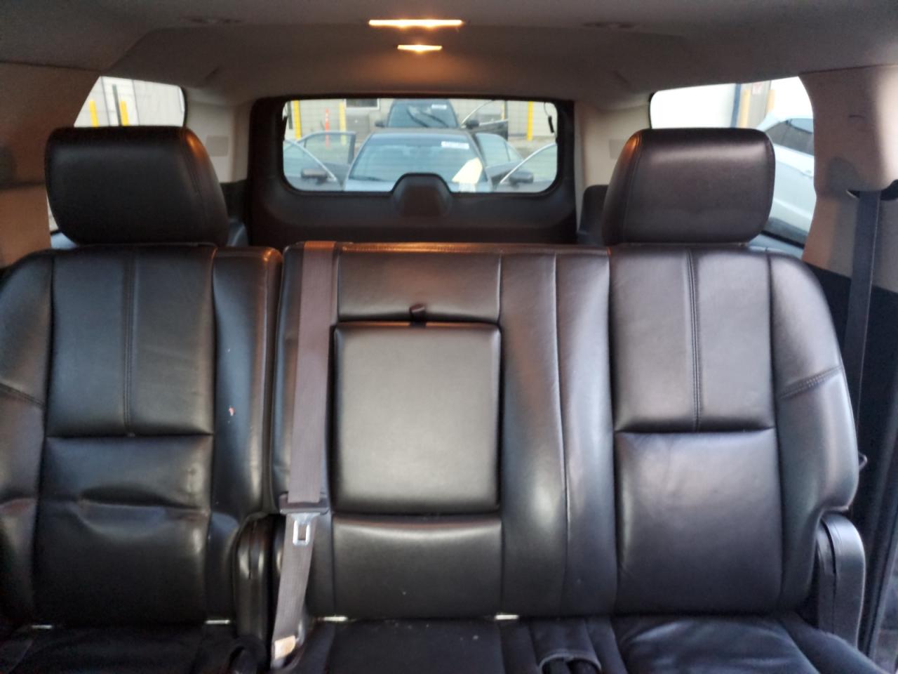 2012 Chevrolet Suburban - Image 10