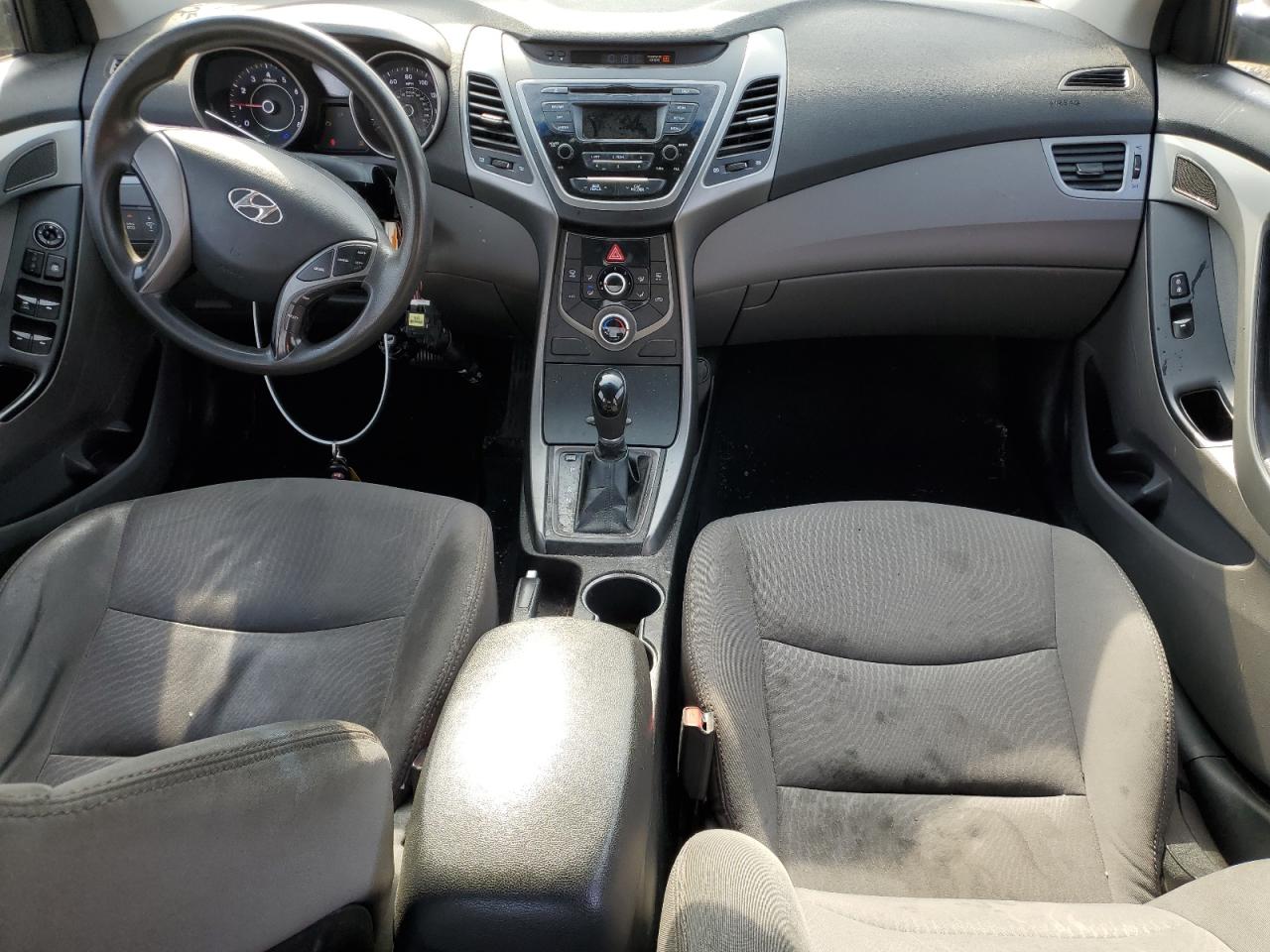2016 Hyundai Elantra - Image 8