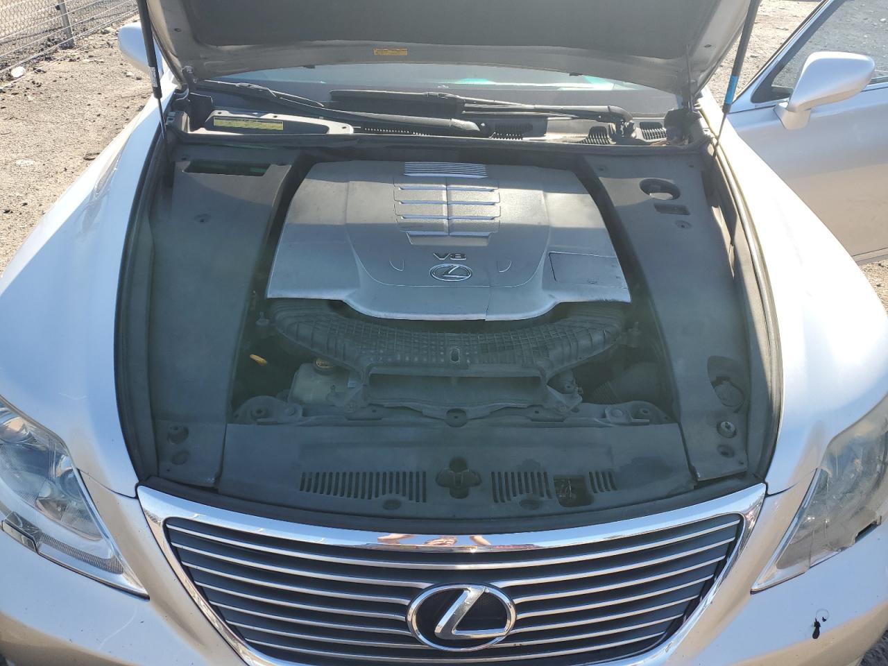2007 Lexus LS - Image 11