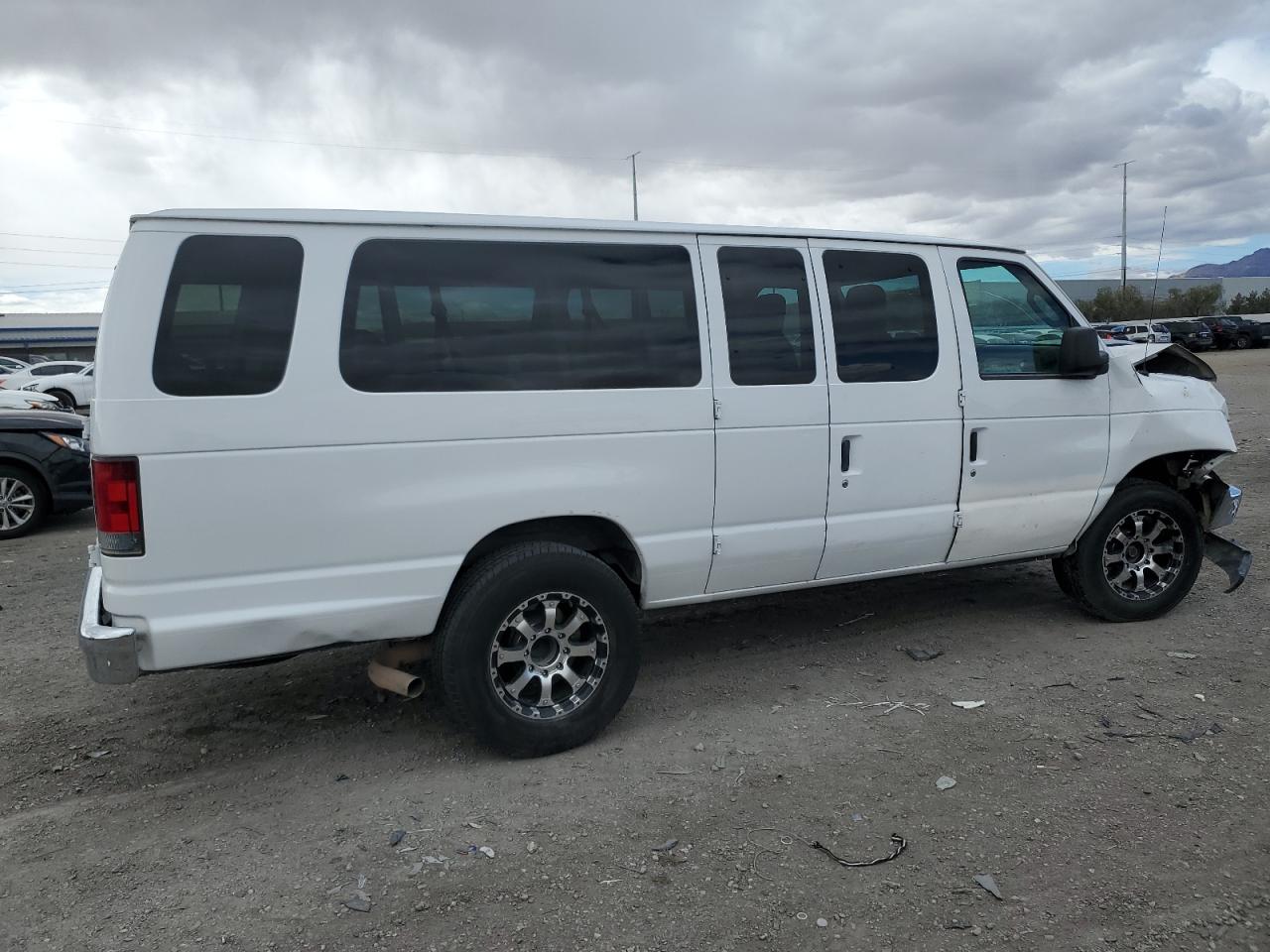 2012 Ford Econoline - Image 3