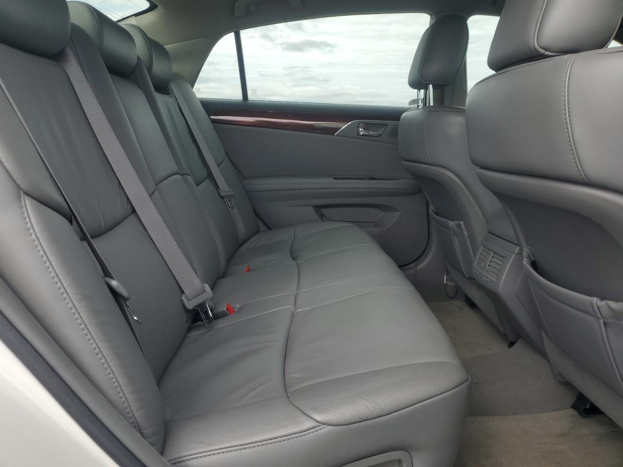 2009 Toyota Avalon - Image 10
