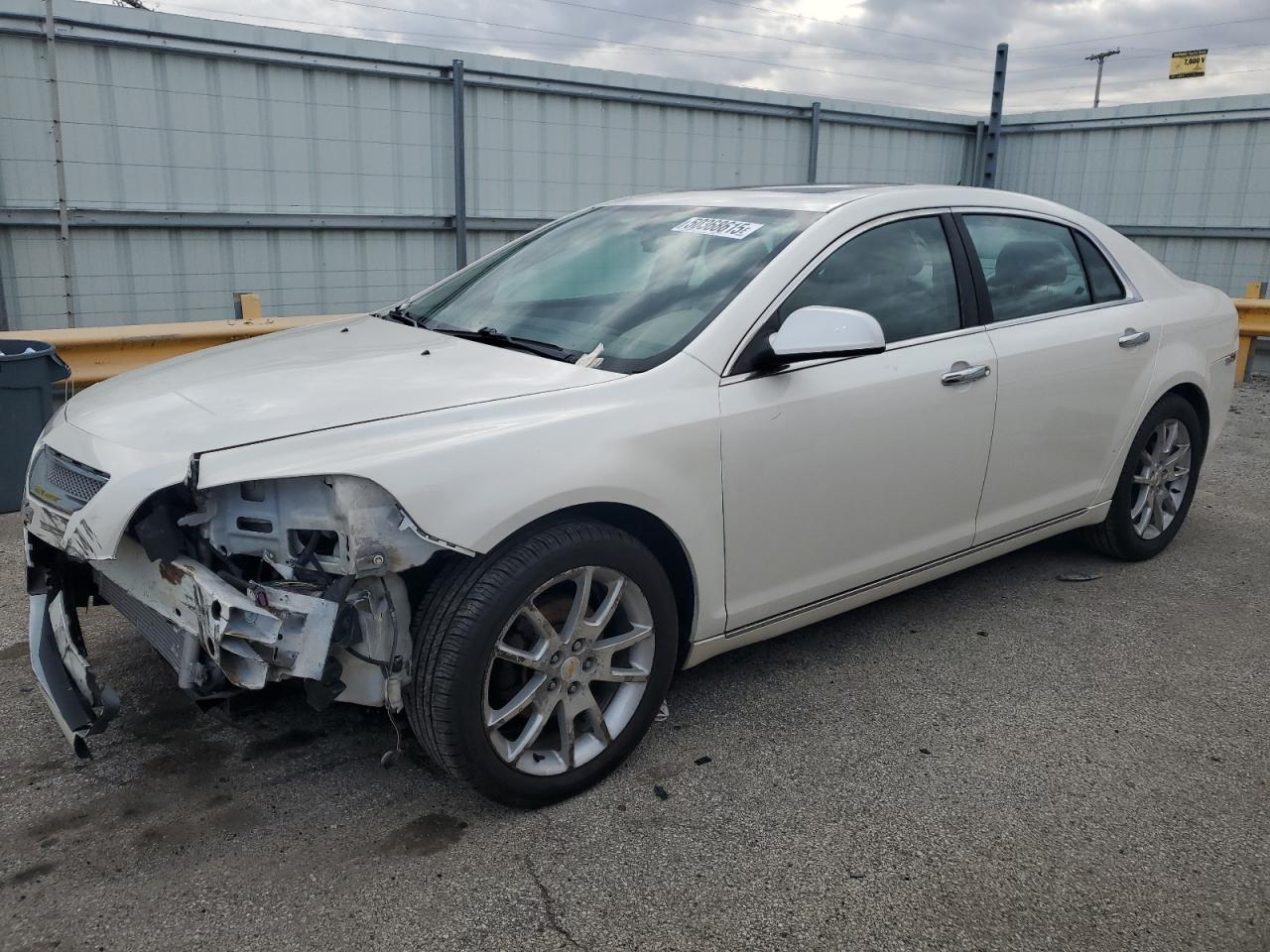 2011 Chevrolet Malibu Ltz for Sale in Dyer, IN - Front End