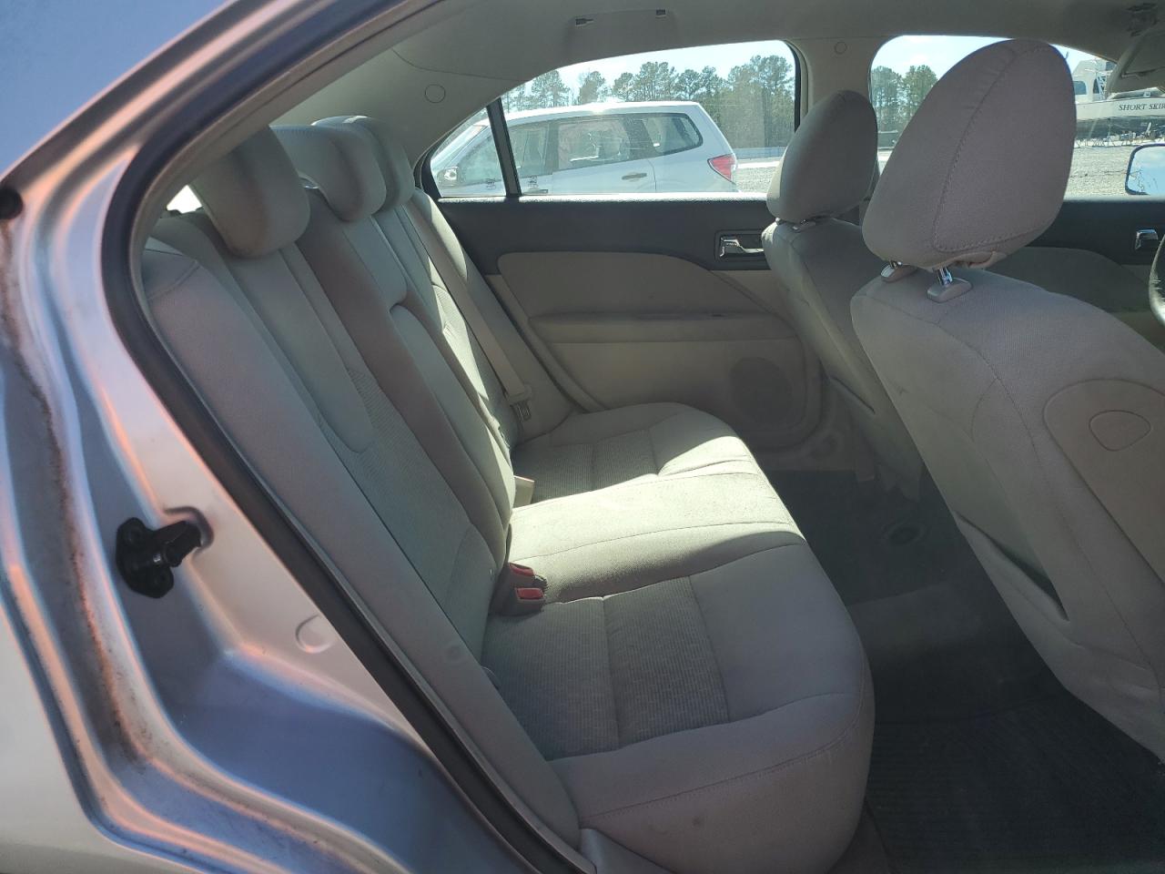 2010 Ford Fusion - Image 10