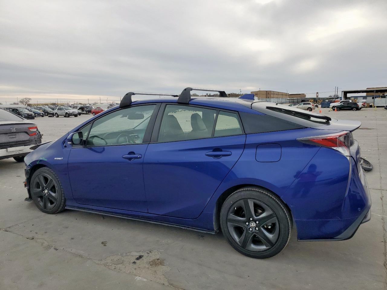 2017 Toyota Prius - Image 2