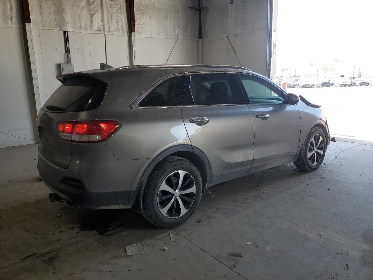 2016 Kia Sorento - Image 3