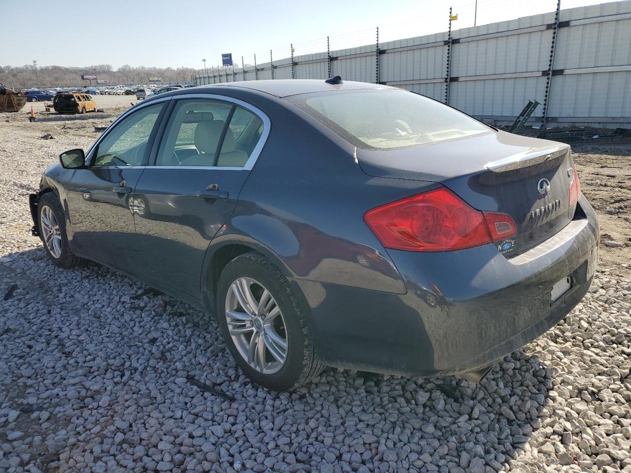 2011 Infiniti G - Image 2