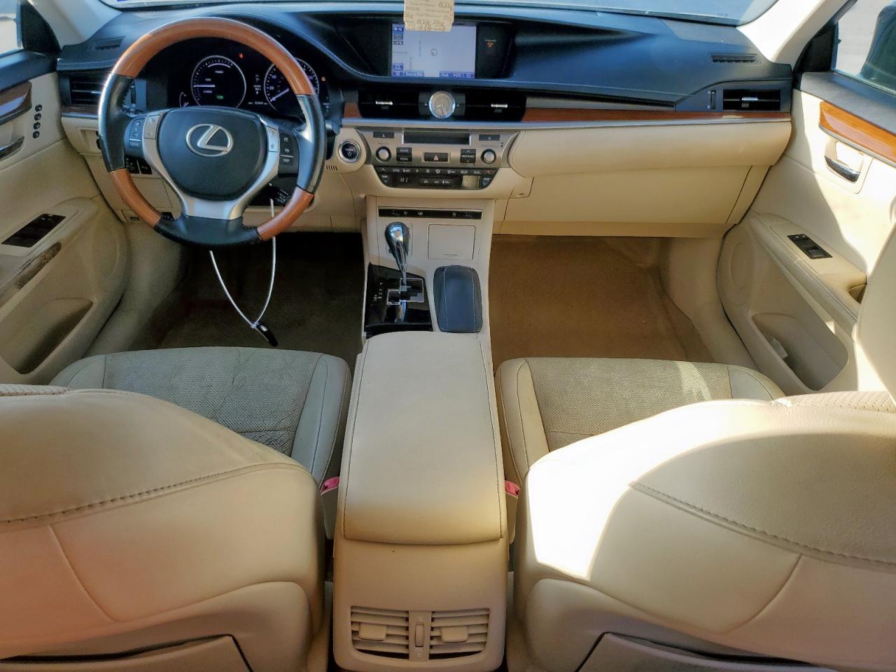 2014 Lexus ES - Image 8