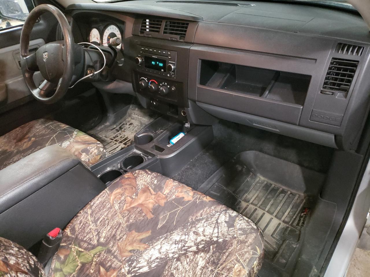 2010 Dodge Dakota - Image 8