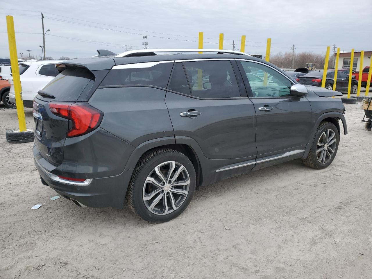 2020 GMC Terrain - Image 3