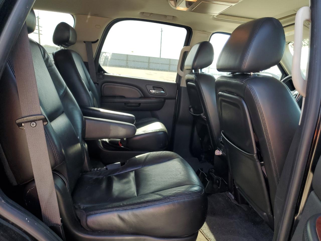 2009 Cadillac Escalade Luxury VIN: 1GYFK23279R255745 Lot: 50823945