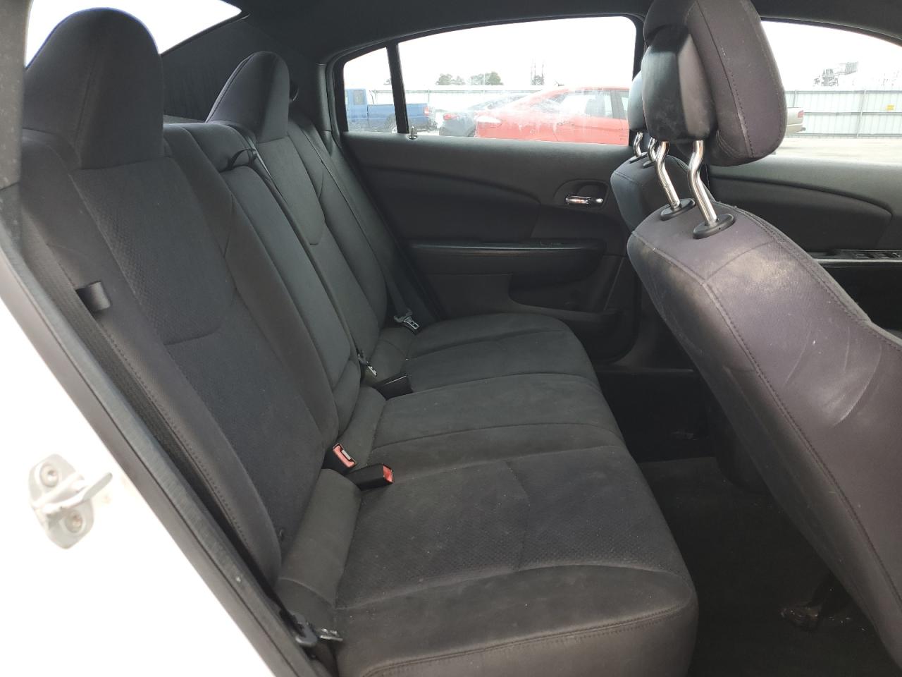 2013 Chrysler 200 - Image 10