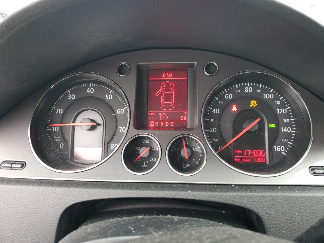 2008 Volkswagen Passat - Image 9
