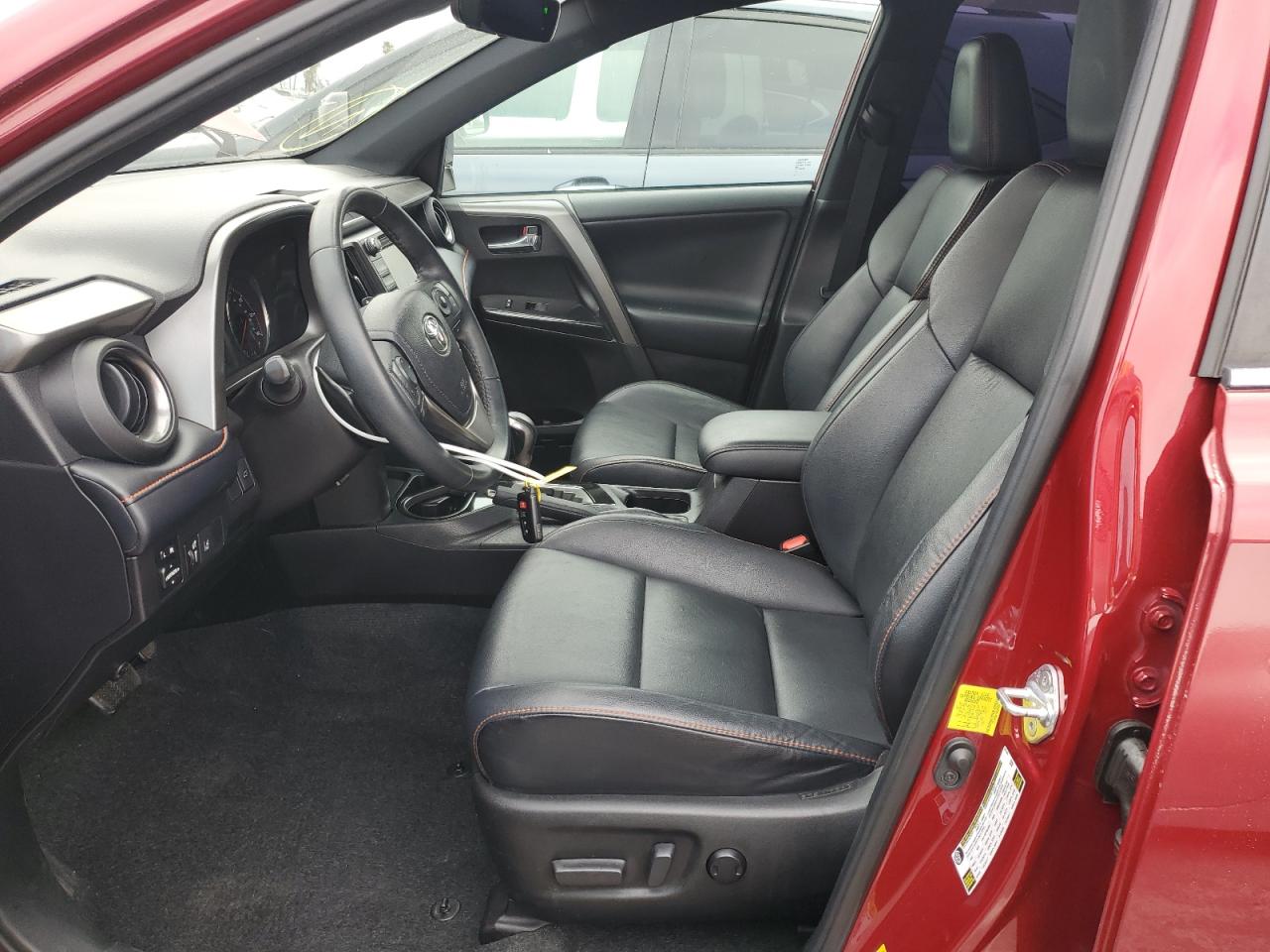 2018 Toyota RAV 4 - Image 7
