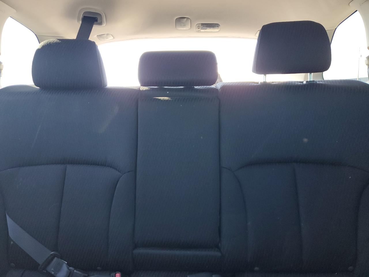 2011 Subaru Outback - Image 10