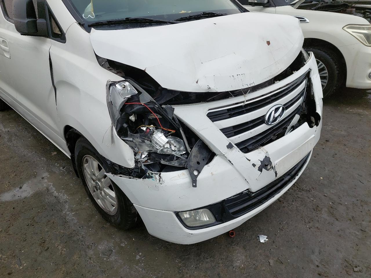 KMJWA37R4HU891017 - 2006 Hyundai H1 - #48642035