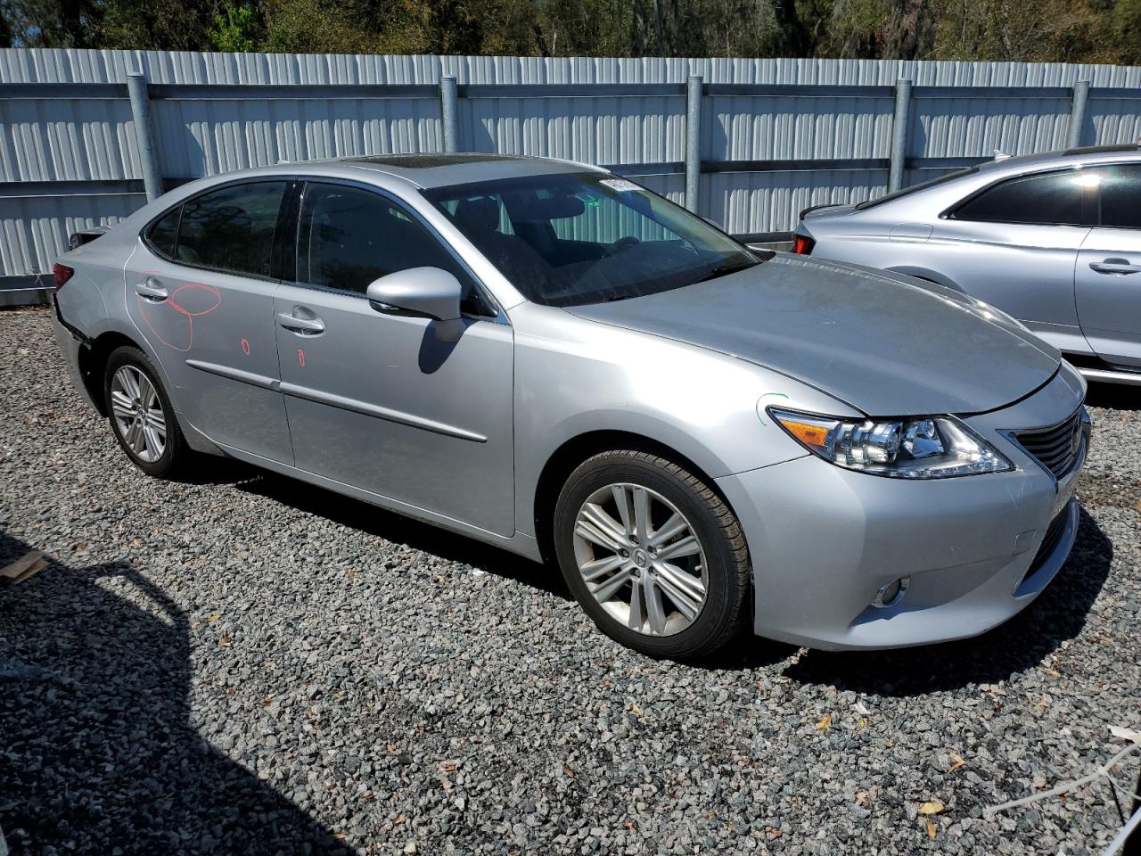 2015 Lexus ES - Image 4