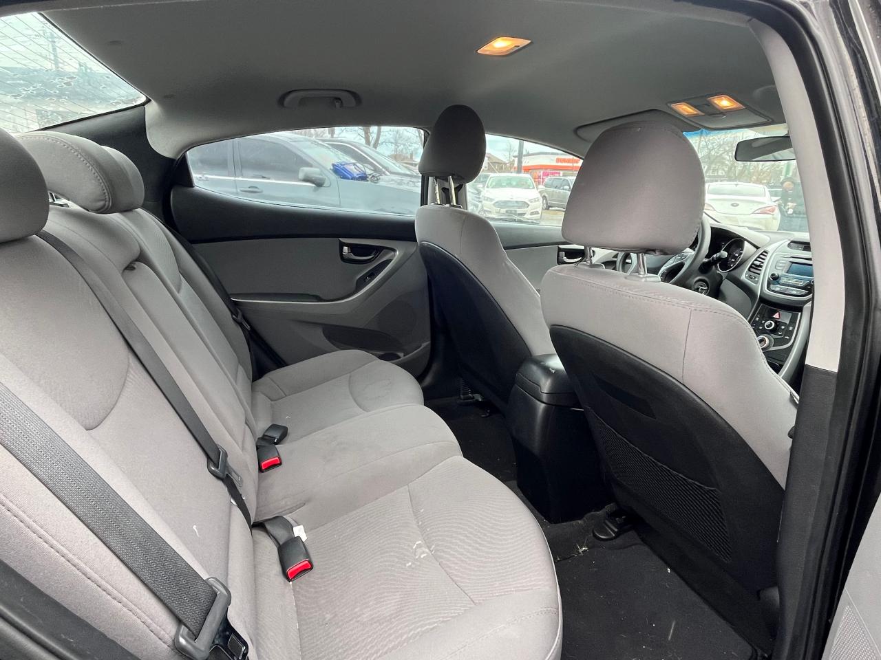 2016 Hyundai Elantra - Image 6