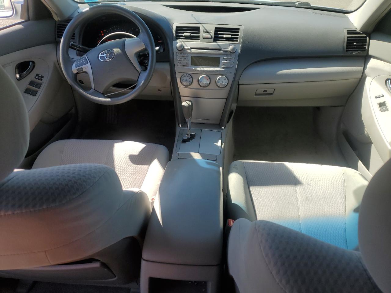 2010 Toyota Camry - Image 8