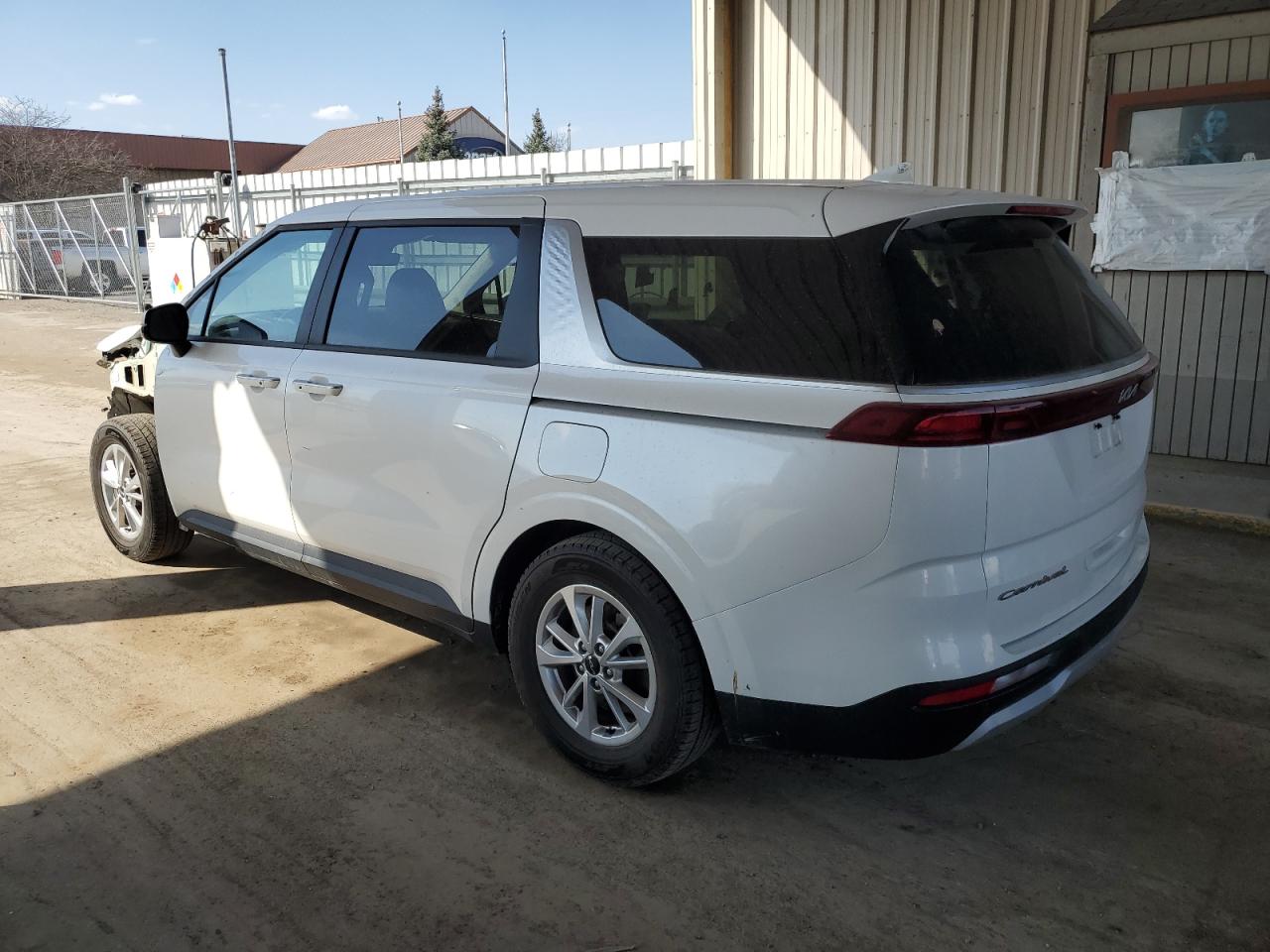 2022 Kia Carnival - Image 2