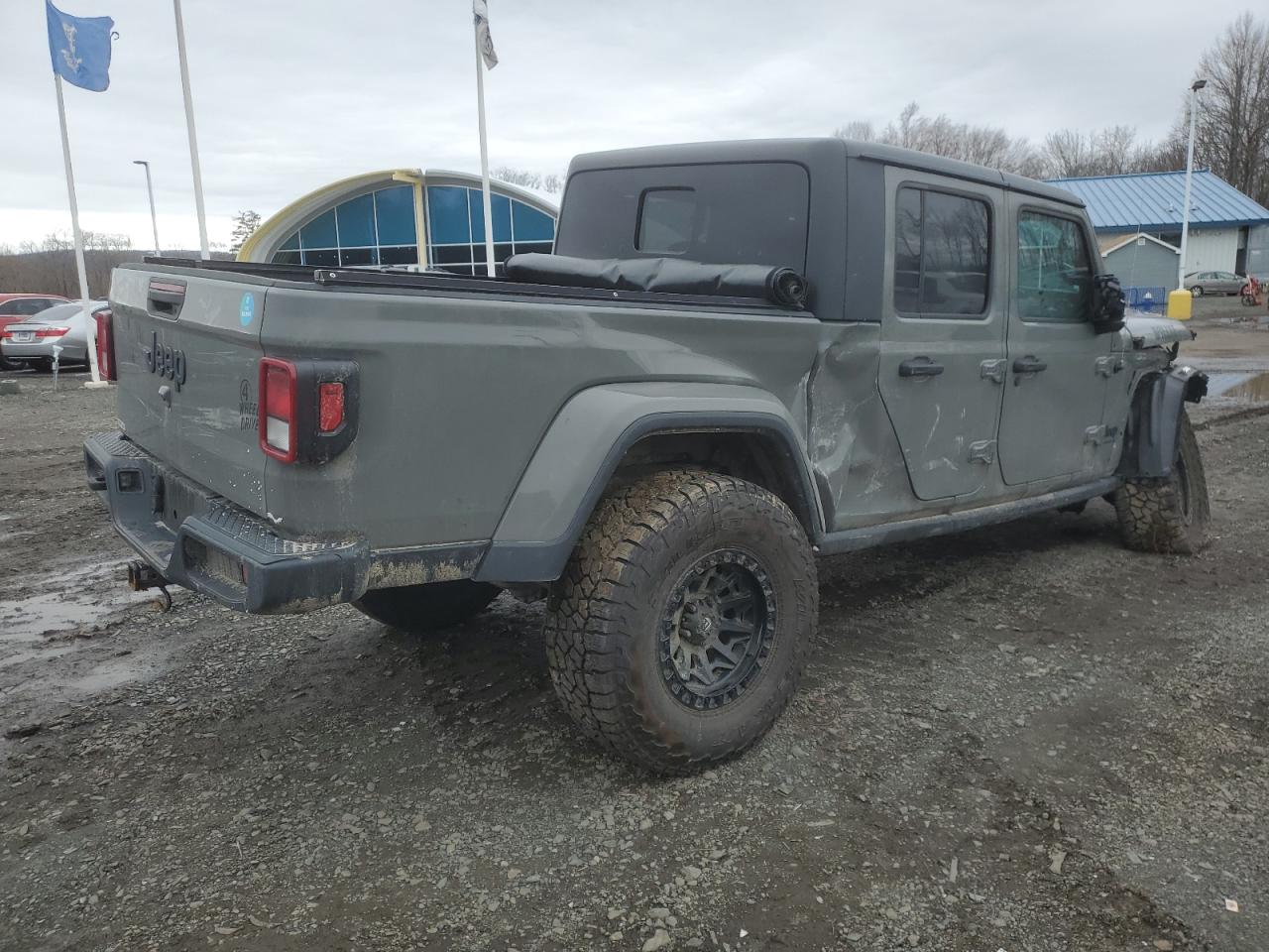 2021 Jeep Gladiator - Image 3