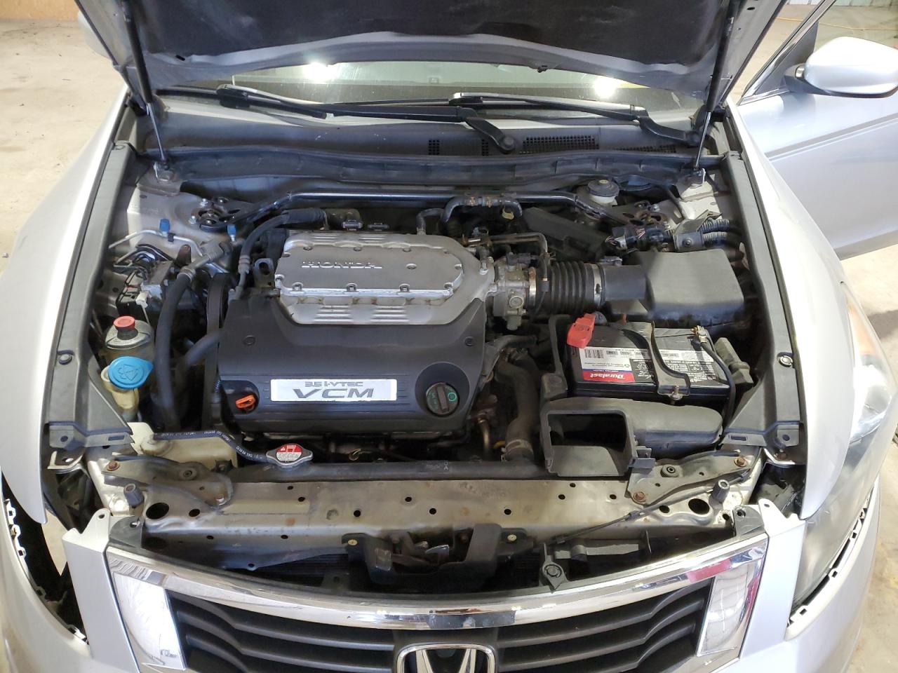2009 Honda Accord - Image 11